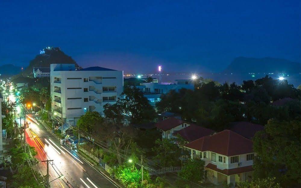 Prachuap Grand Hotel Прачуап-Кхірі-Кхан Екстер'єр фото